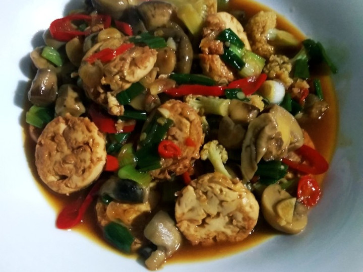 Bagaimana Menyiapkan Egg tofu jamur lada hitam yang Menggugah Selera