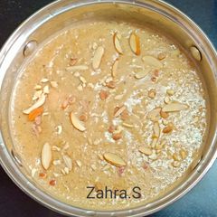 A picture of Gud (Palm jaggery) ki kheer.