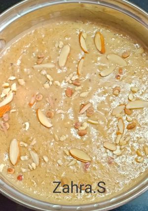 A picture of Gud (Palm jaggery) ki kheer.