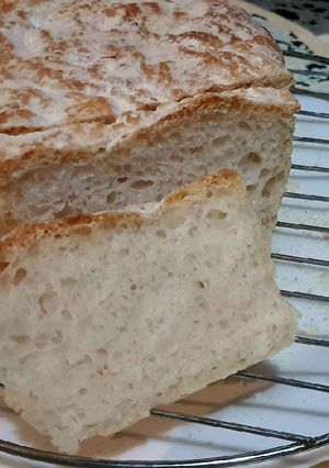 รูปของ ขนมปังโฮมเมด Artisan Bread (สูตรไม่ต้องนวด) ส่วนผสมน้อย...แต่อร่อยมาก :)