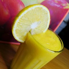 A picture of Mango orange smoothie.
