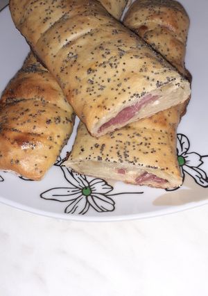 O poză a rețetei Ruladă cu bacon și cașcaval.