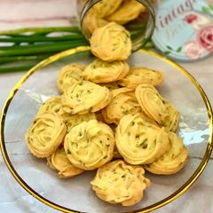 Spring Onion Butter Cookies (Salty Cookies) A picture of Spring Onion Butter Cookies (Salty Cookies).