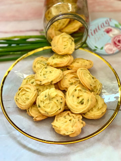 A picture of Spring Onion Butter Cookies (Salty Cookies).