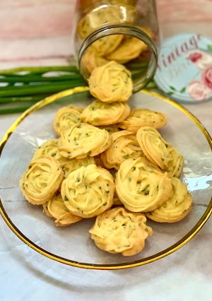 A picture of Spring Onion Butter Cookies (Salty Cookies).