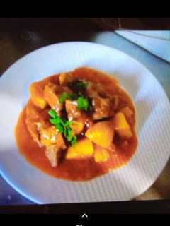 Una foto de Estofado de carne en vino tinto y papas