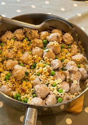 A picture of Sausage & Anellini Pasta.