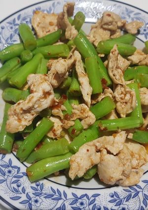 รูปของ อกไก่ผัดน้ำพริกตาแดง