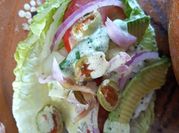 Una foto de kefir ensalada
