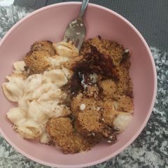 A picture of No eggs baked mac and cheese for two.