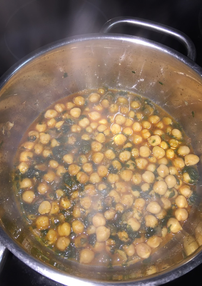 Una foto de Garbanzos con espinacas