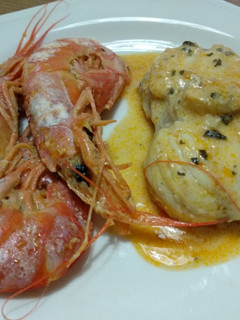 Una foto de Rape con langostinos