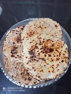 ભાખરી(Bhakhri Recipe in Gujarati) રેસીપી મુખ્ય ફોટો