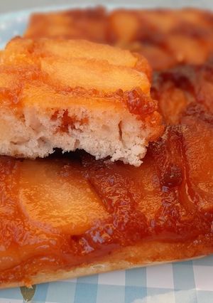Una foto de Torta de manzana invertida 7 cucharadas en Flip