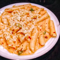A picture of Cheesy Veggy Pink Sauce Pasta.