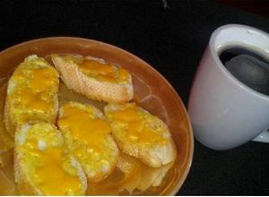 Una foto de Pan baguett a los quesitos