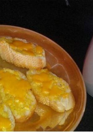 Una foto de Pan baguett a los quesitos