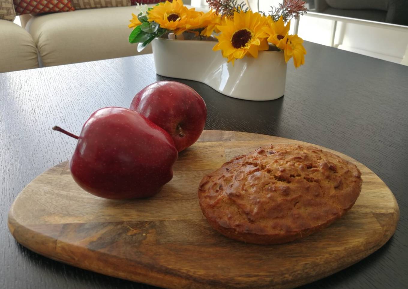 Apple pudding with watercress
