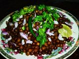 चटपटे बघरे हुए चने(chatpate bghare hue chane recipe in hindi)
