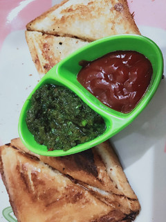 A picture of Bread toast.