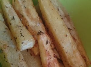 Una foto de Boniatos fritos con zaatar (vegano)