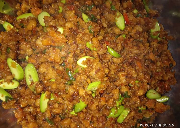 Cara Gampang Menyiapkan Tumis Oncom Merah Pete Anti Gagal