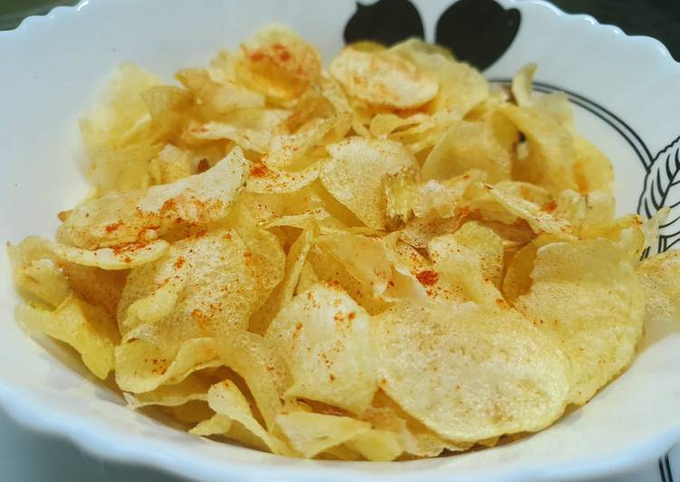 Recipe: Appetizing Homemade Hot and Crunchy Potato Chips