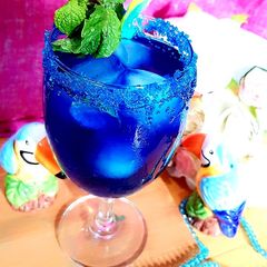 A picture of Electric blue lemonade.