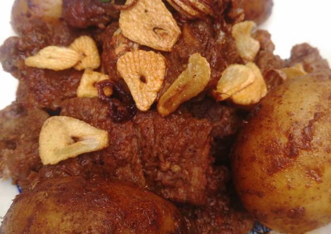 Rendang bumbu instan