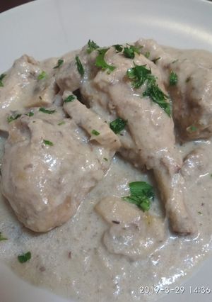 Foto principal de Pollo con salsa de champiñones a la pimienta verde