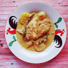 A picture of Ayam Gulai Korma.