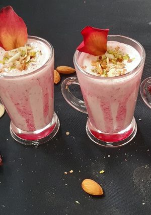 A picture of Gulkand Shake.