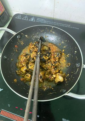 Hình của món Ốc bươu xào sả ớt.