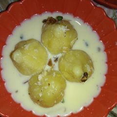 A picture of Coconut semolina milk modak.