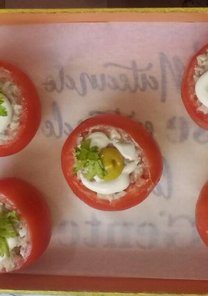 Una foto de 🍅Tomatitos rellenos a mi manera🍅😋
