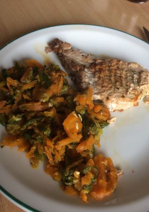 Una foto de Costillas con verduras al vapor