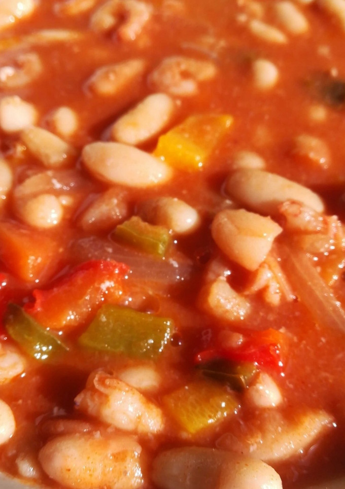 Una foto de Alubias con tomate