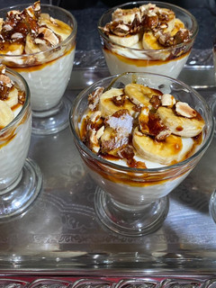 Una foto de Receta de mahalabia/ pudin de leche árabe/ postre fácil y rápido