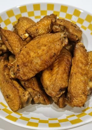 A picture of Air Fryer Chicken Wings Without Flour.