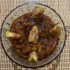 A picture of Fig chutney.