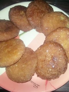 मीठी मठरी (Meethi Mathri recipe in hindi) रेसिपी मुख्य फोटो