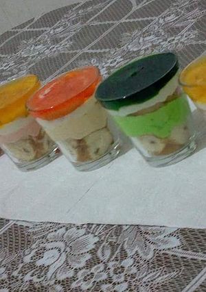 صورة لوصفة حلى الكاسات الملونة