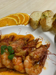 西班牙海草蝦佐香蒜麵包 的食譜成品照片