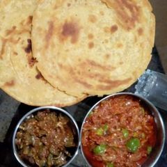 A picture of Timatar ki chutney with Besan ki roti...😍😋.