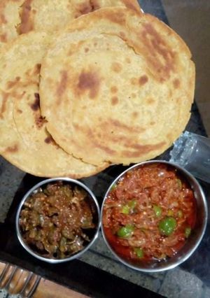 A picture of Timatar ki chutney with Besan ki roti...😍😋.