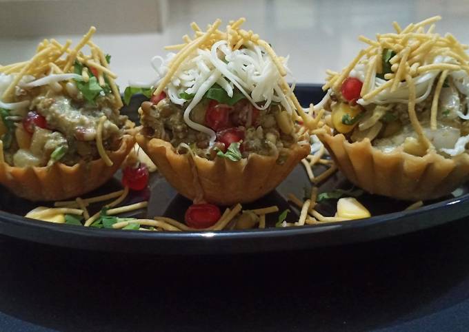 Simple Way to Make Exotic ફણગાવેલા મગ-મઠ  બાસ્કેટ કટોરી ચાટ (Sprouts Basket Katori Chat) for Types of Food