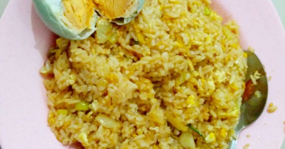 Resep Nasi goreng telur asin oleh Prima Na - Cookpad