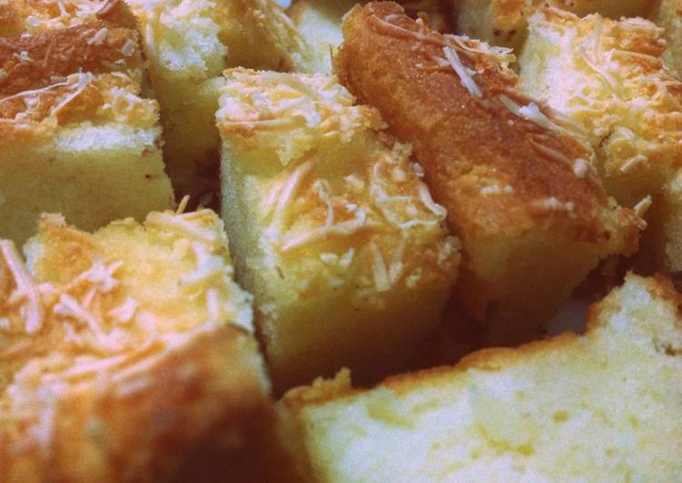 Cake putih telur topping keju