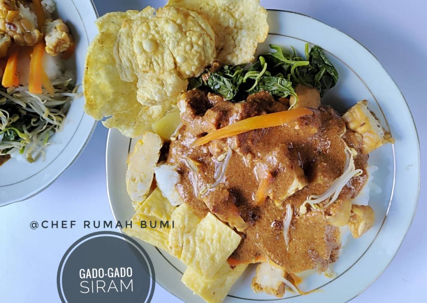 64. Gado-gado Siram khas Jawa Timur