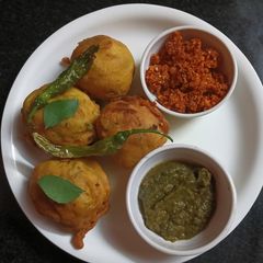 A picture of Batata vada.